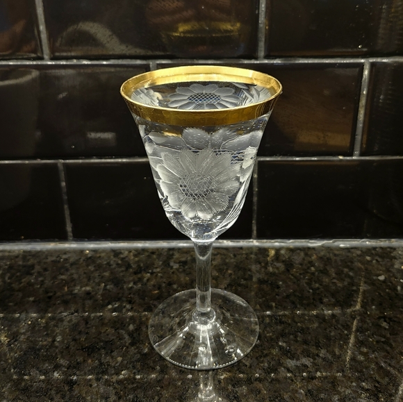 Set of 2 VTG 24K Gold Banded Etched Sun Flower Wine Glasses,  Crystal barware - Picture 4 of 11